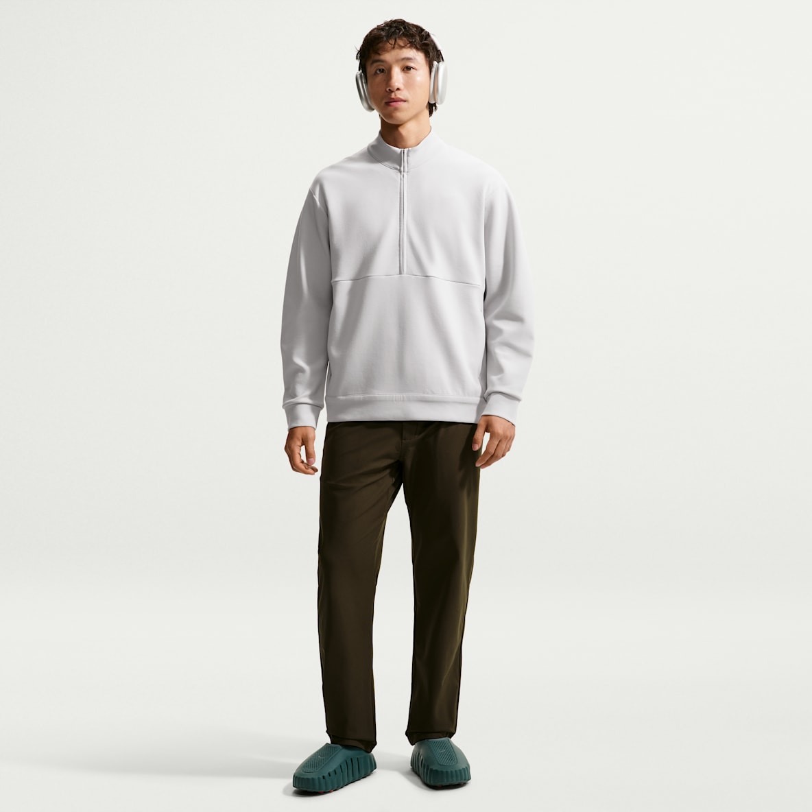 Nike 24.7 PerfectStretch Men's Dri-FIT Regular Chino Trousers