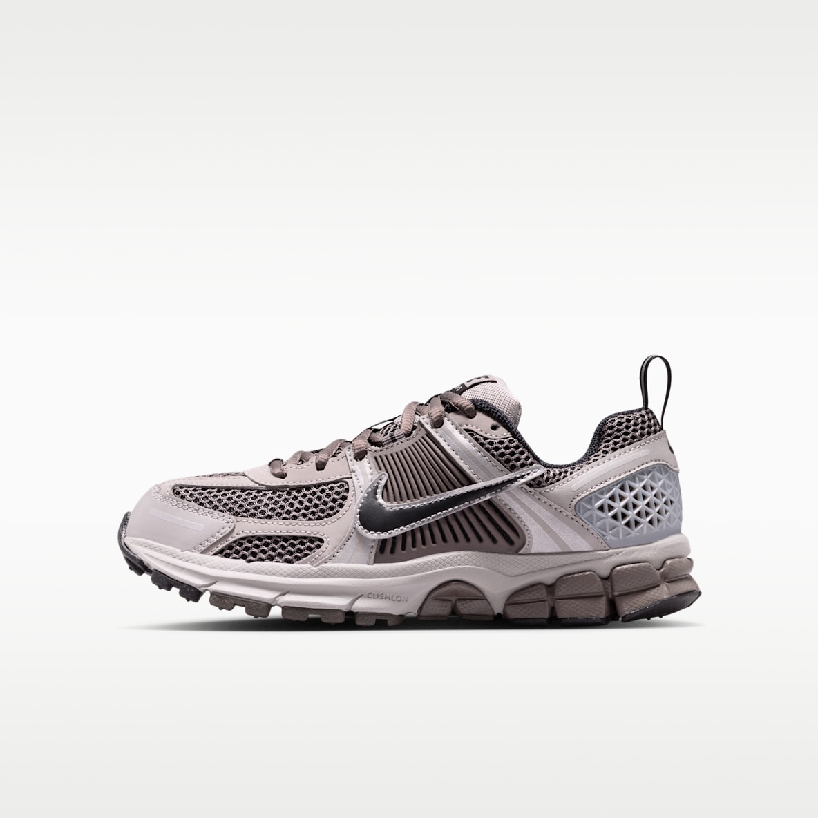 Nike Vomero 5 Older Kids' Shoes with Reflective Design Accents