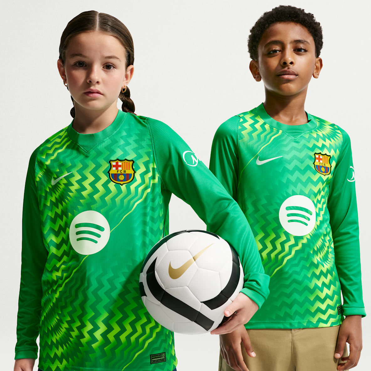 F.C. Barcelona 2026/27 Stadium Goalkeeper Older Kids' Nike Dri-FIT Football Replica Shirt