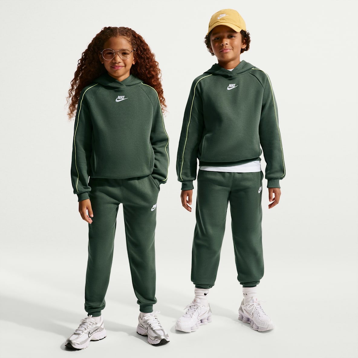 Nike Sportswear Club Fleece Older Kids' Hooded Tracksuit