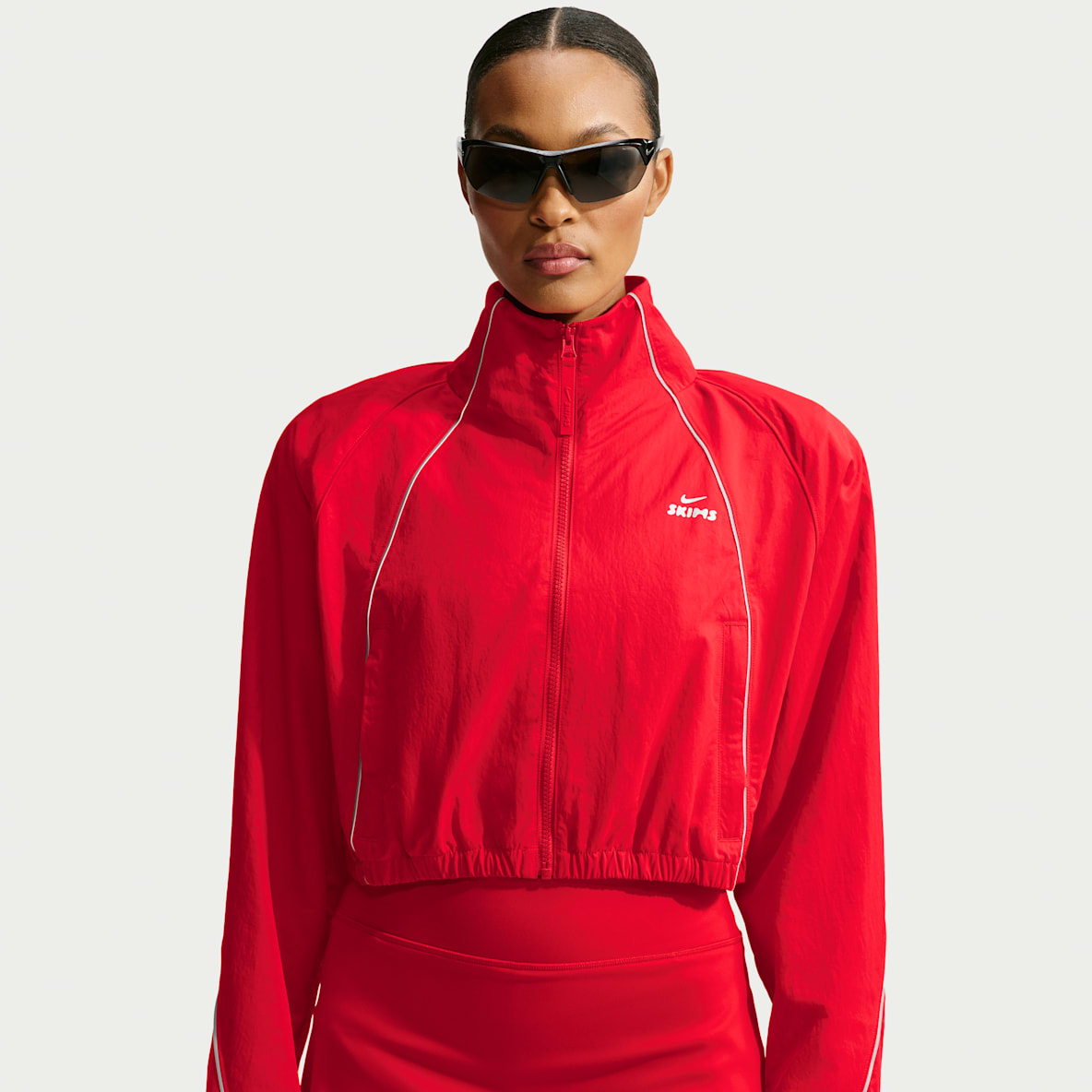 NikeSKIMS Crunchy Nylon Avkortet damejakke