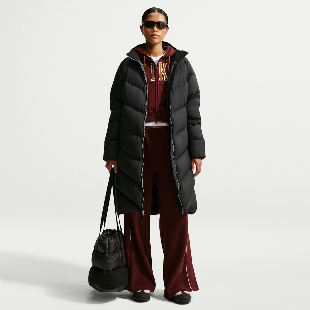 Nike Sportswear Windpuffer Storm-FIT laza fazonú, kapucnis női pehelyparka