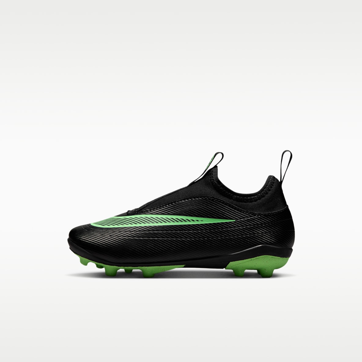 Nike Jr. Mercurial Vapor 17 Club Little Kids' Multi-Ground Low-Top Soccer Cleats