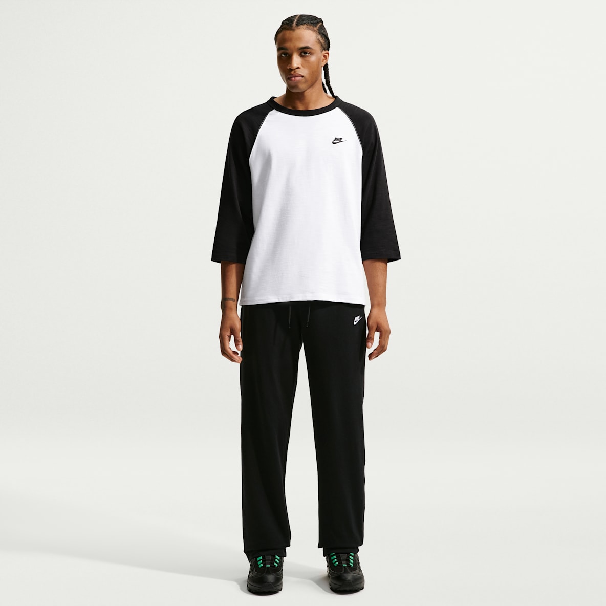 Nike Sportswear Club Herren-Strickhose mit offenem Saum