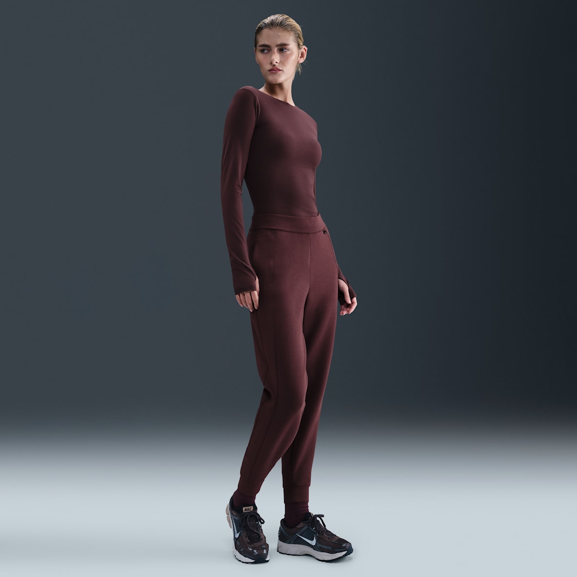 Nike 24.7 ImpossiblySoft Women's Dri-FIT Mid-Rise Joggers