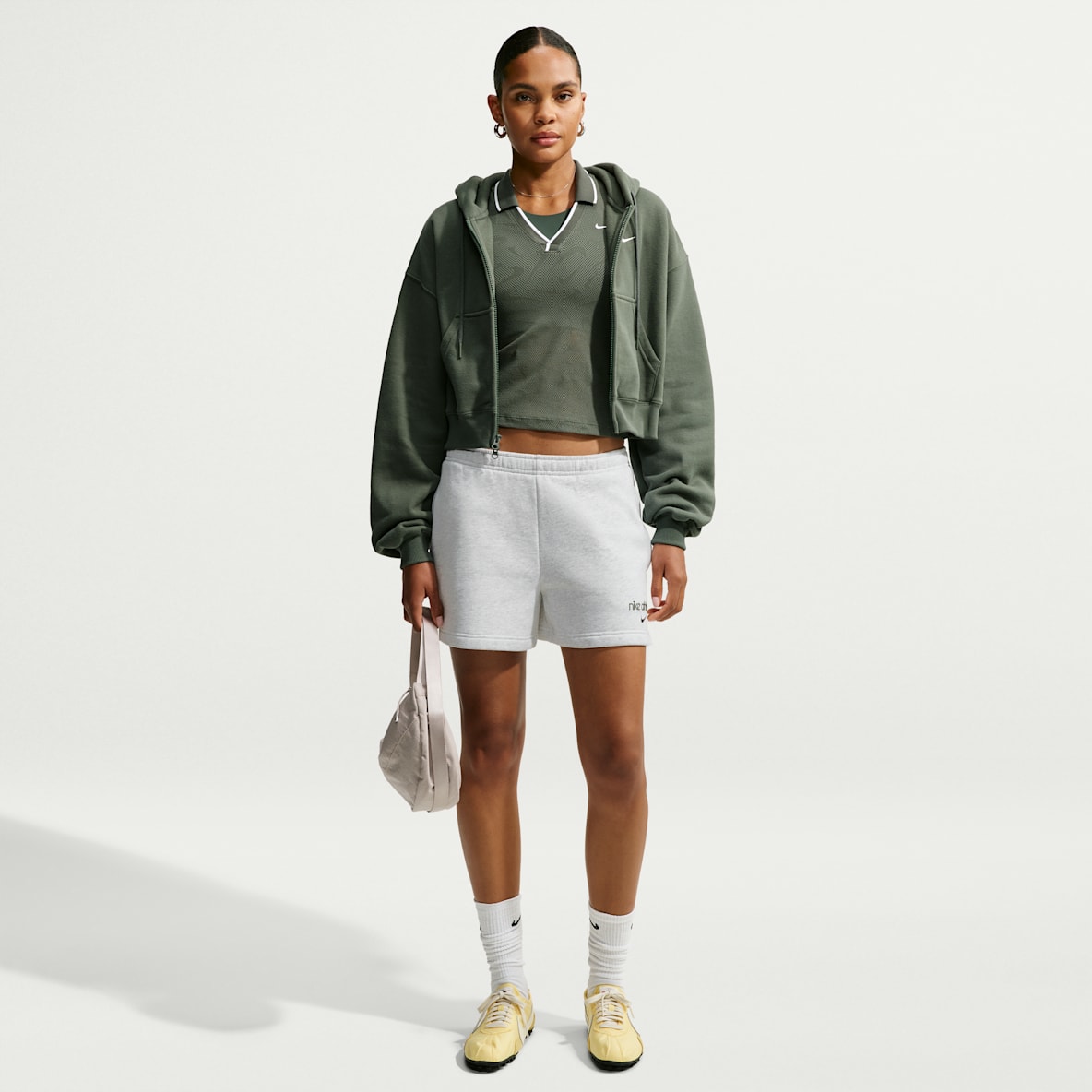 Nike Studio Fleece Medium Weight Damesshorts met halfhoge taille