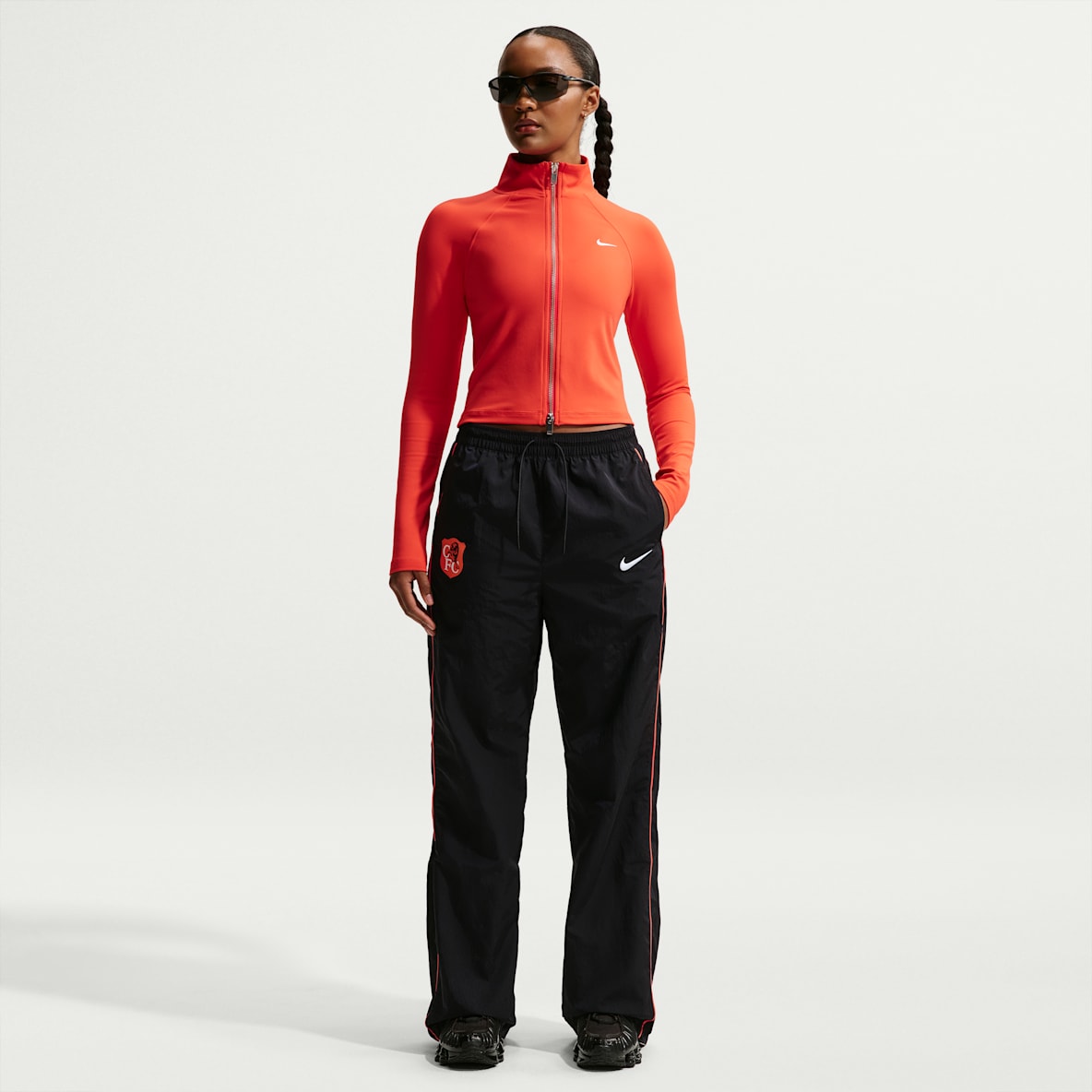 Chelsea F.C. Windrunner Women's Nike Football High-Waisted Open-Hem Pants