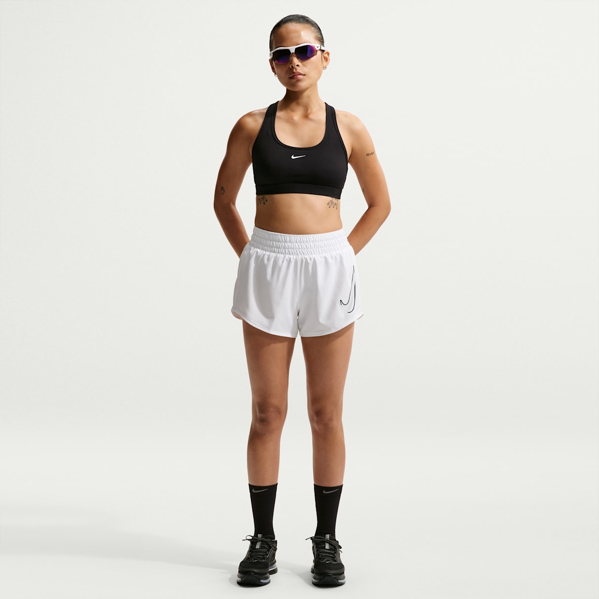 ナイキ ワン ウィメンズ Dri-FIT ミッドライズ ランニングショートパンツ (インナー付き)