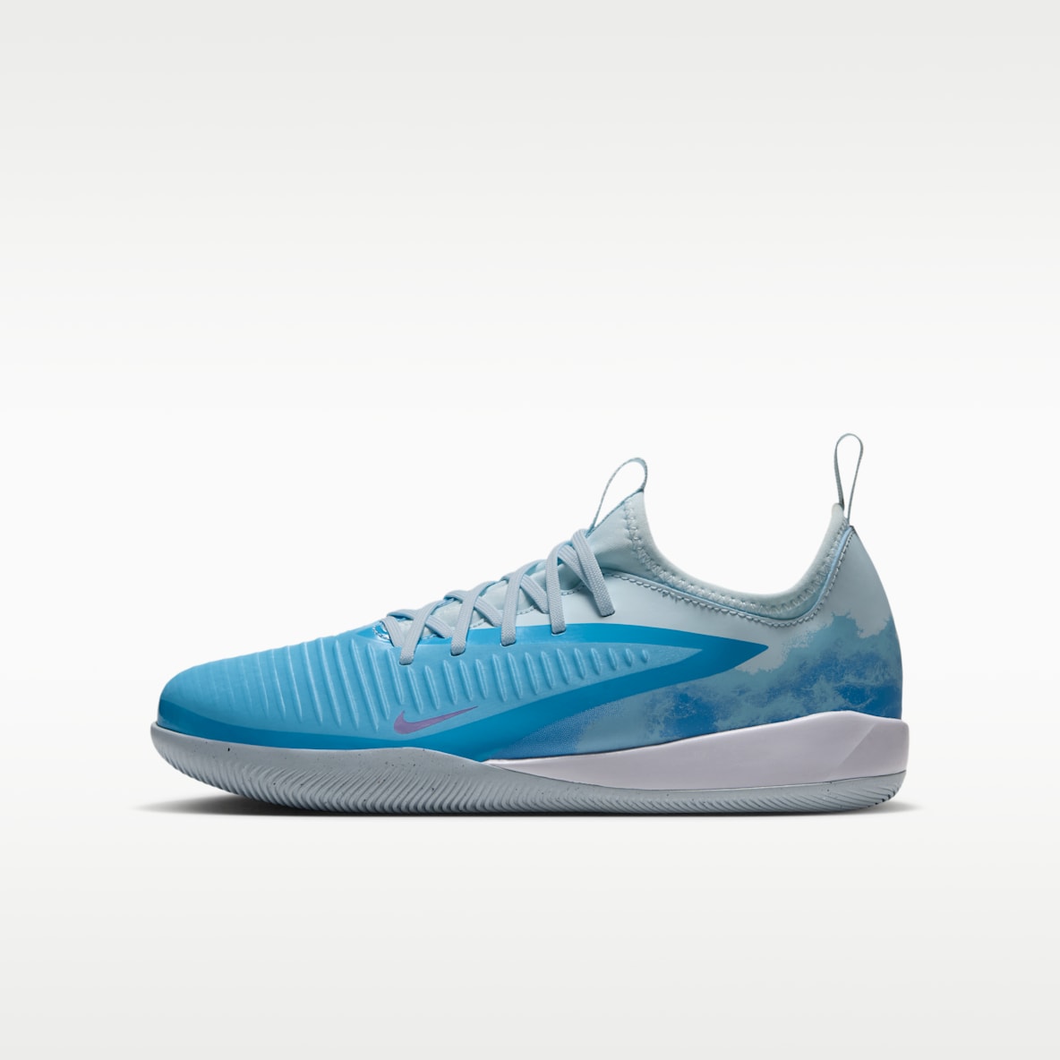Nike Jr. Phantom 6 Low Academy 'Erling Haaland' Older Kids' Indoor Court Football Shoes
