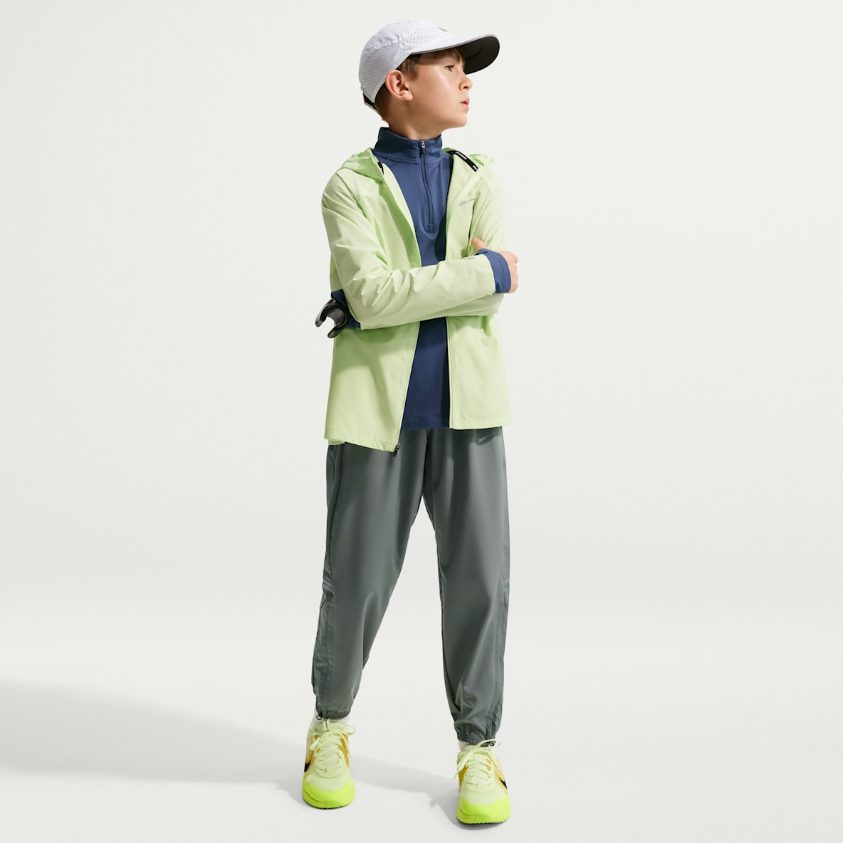 Nike Miler Older Kids' Dri-FIT Woven Trousers