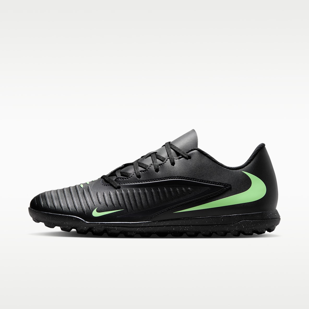 Nike Phantom 6 Low Club Turf Football Shoes