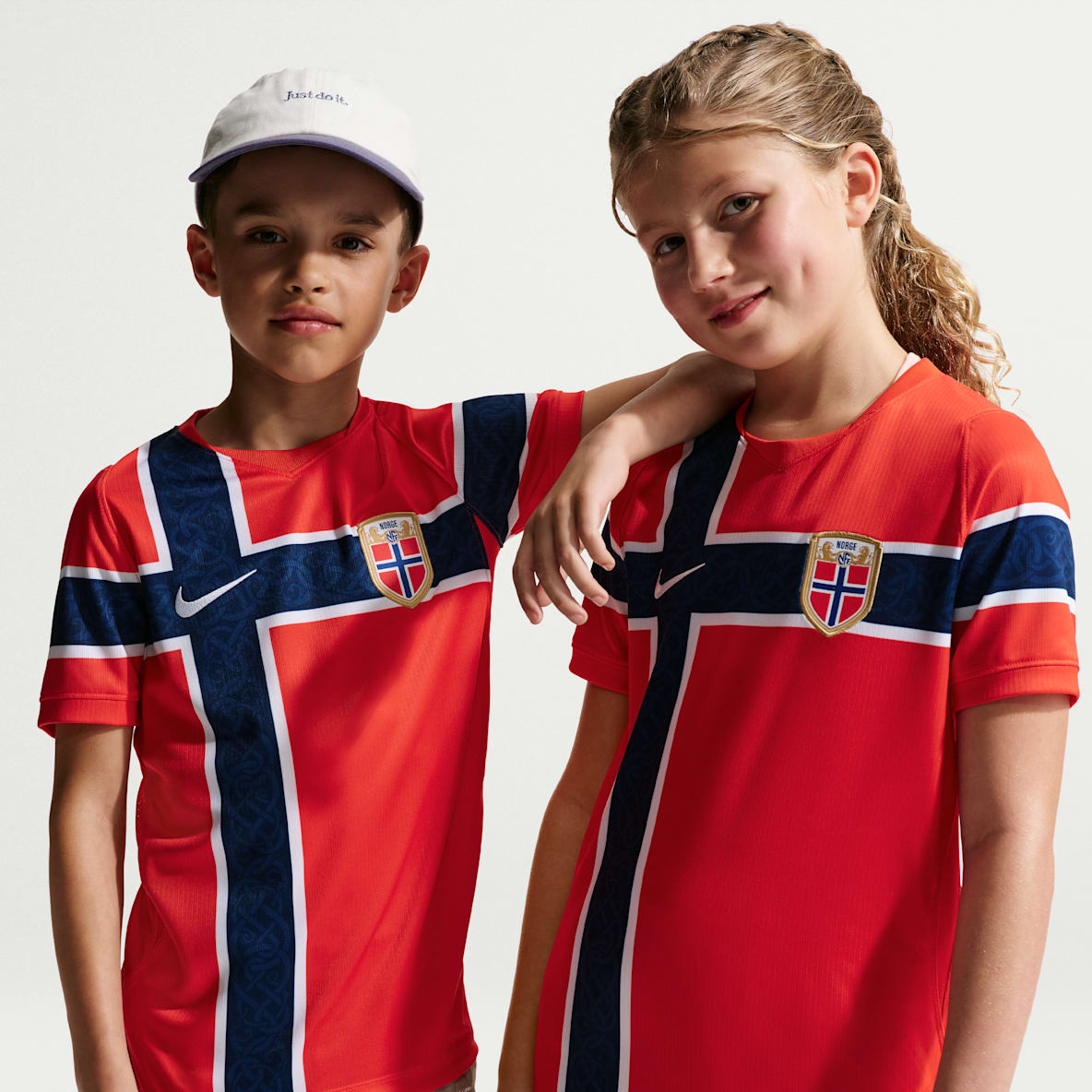 Norway 2026 Stadium Home Older Kids' Nike Dri-FIT Football Replica Shirt
