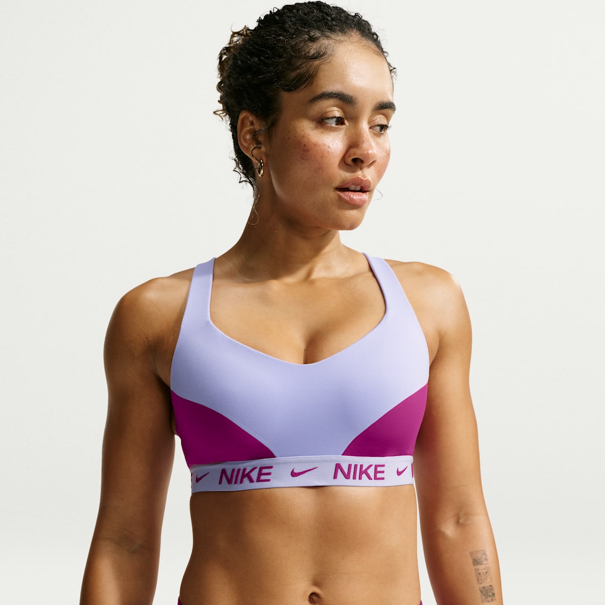 Nike Indy High Support Bra deportivo ajustable con almohadillas para mujer