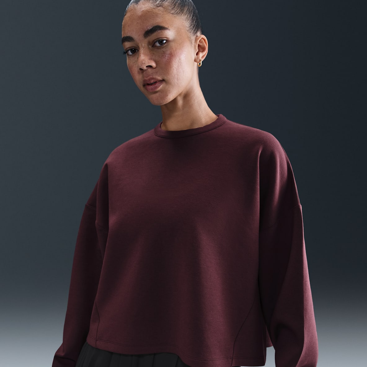 Nike 24.7 ImpossiblySoft Playera Dri-FIT oversized de cuello redondo para mujer
