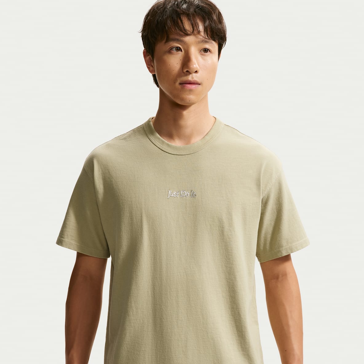 Nike Sportswear Premium Essentials เสื้อยืด