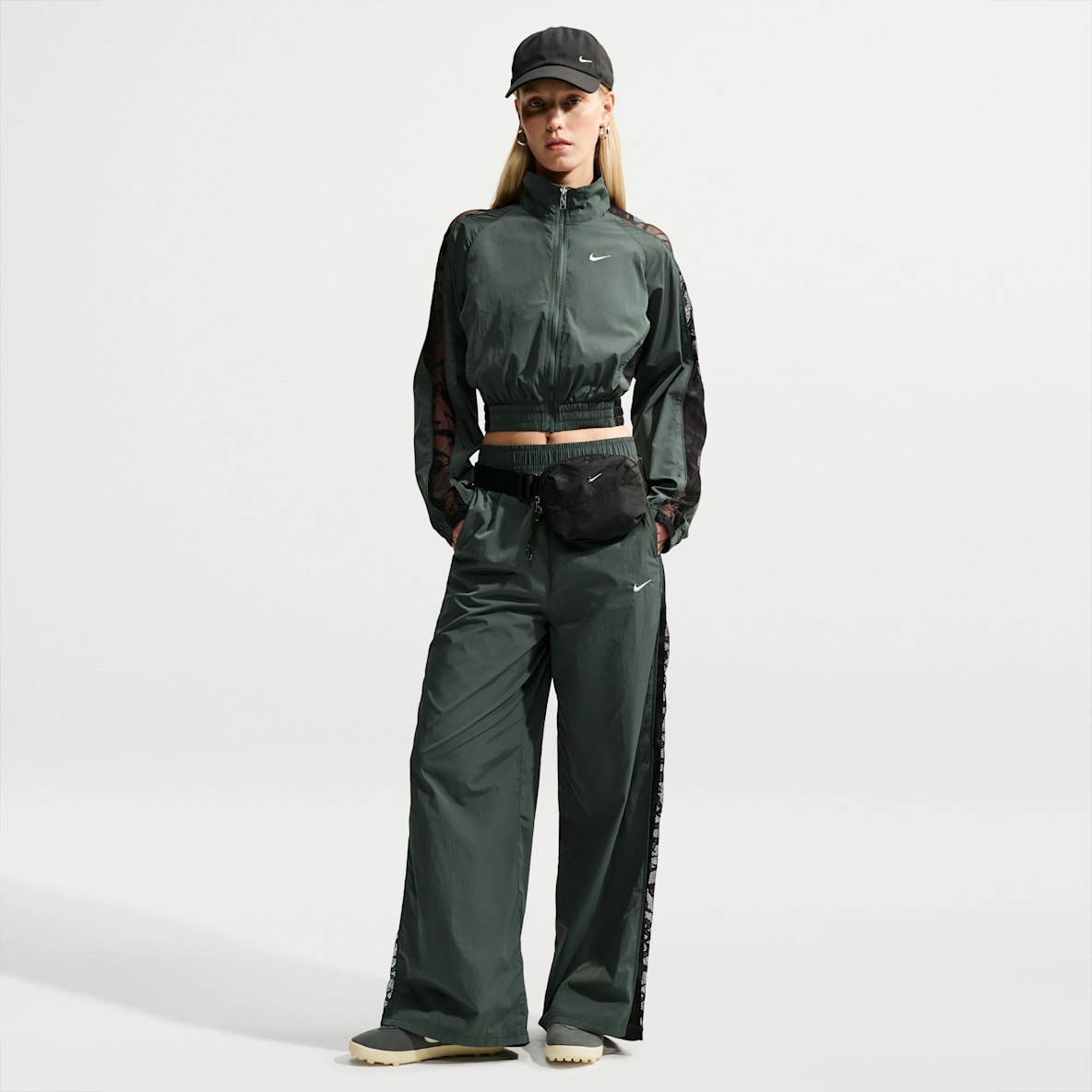 Nike Sportswear Women's Loose Mid-Rise Lace Track Pants