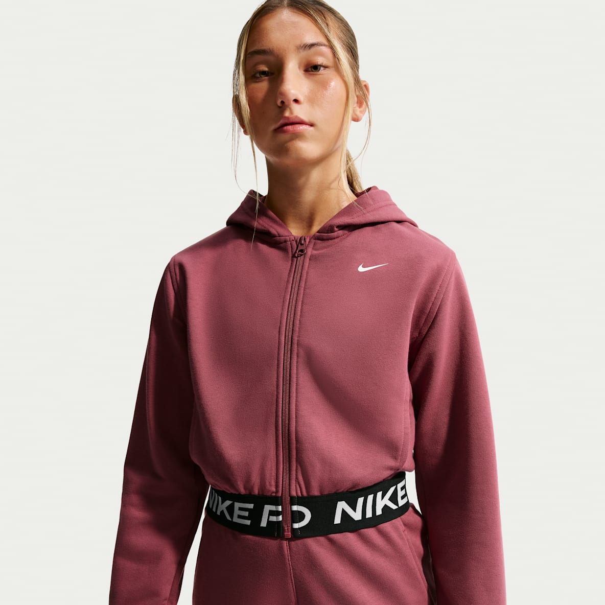 Nike Pro Fleece Dri-FIT-hættetrøje med fuld lynlås til større børn (piger)