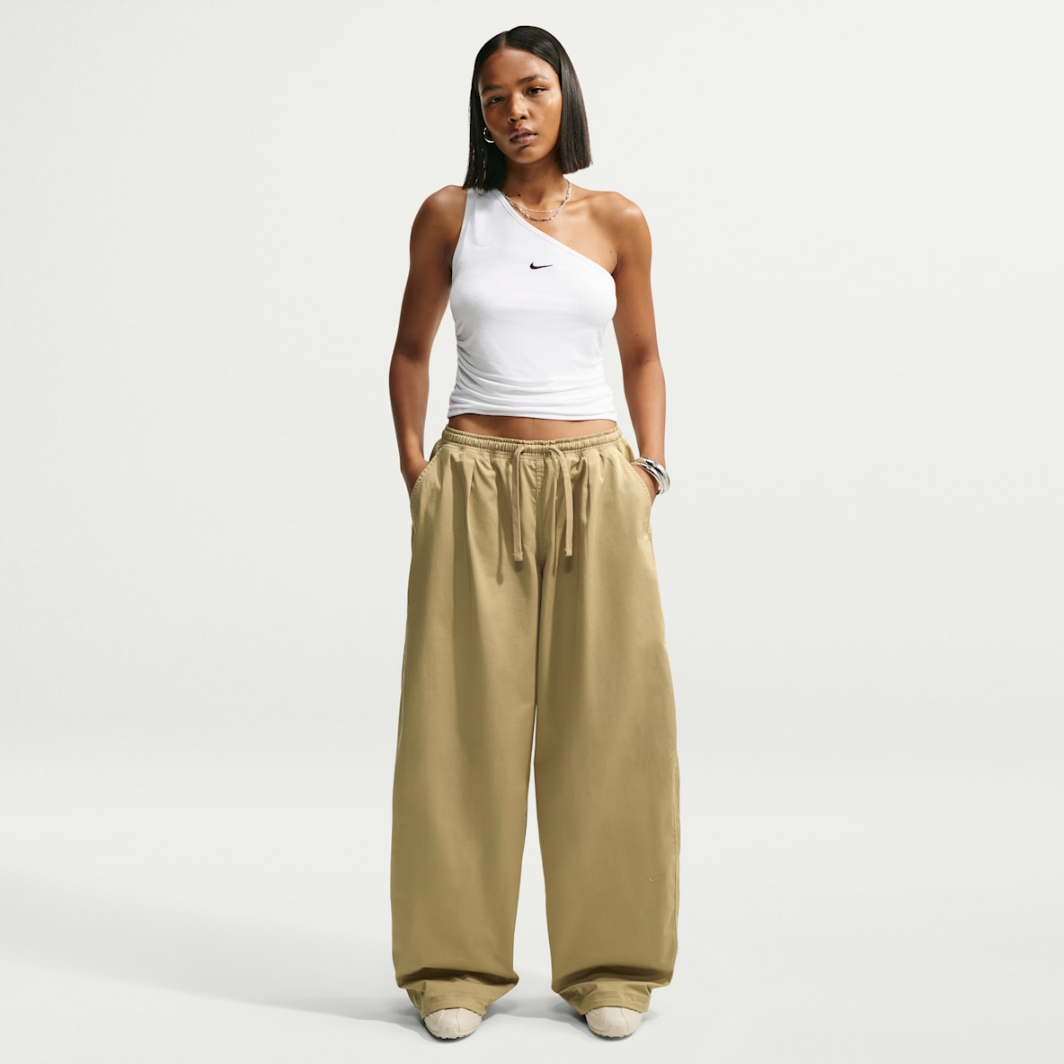 Nike Sportswear Women's Oversized Low-Rise Utility Trousers