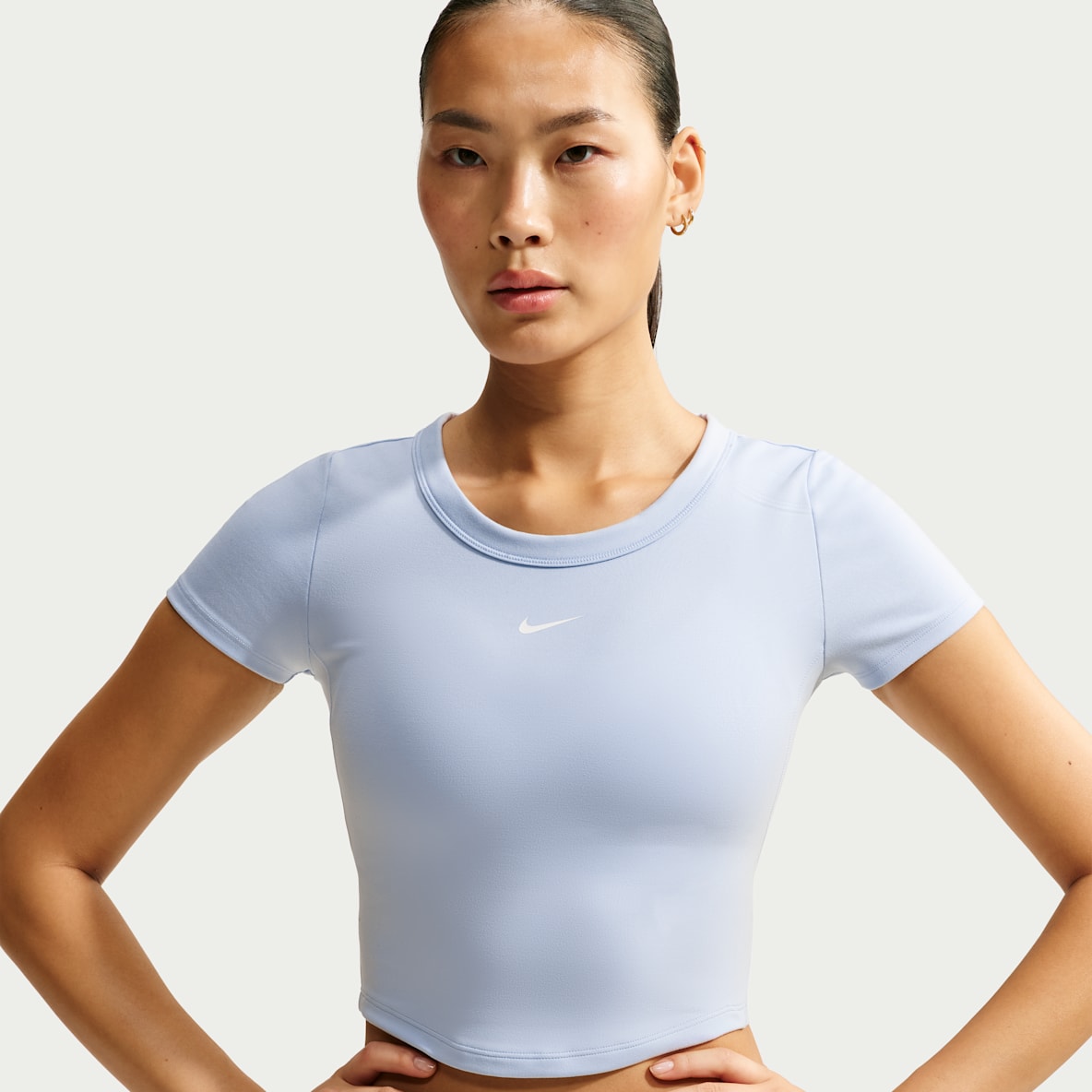 Nike One Fitted Playera de manga corta Dri-FIT cropped para mujer