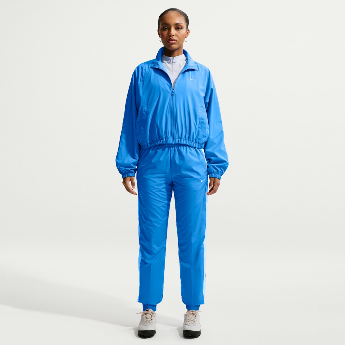Nike Sportswear Classic Wovens Women's UV Protection Mid-Rise Loose Joggers