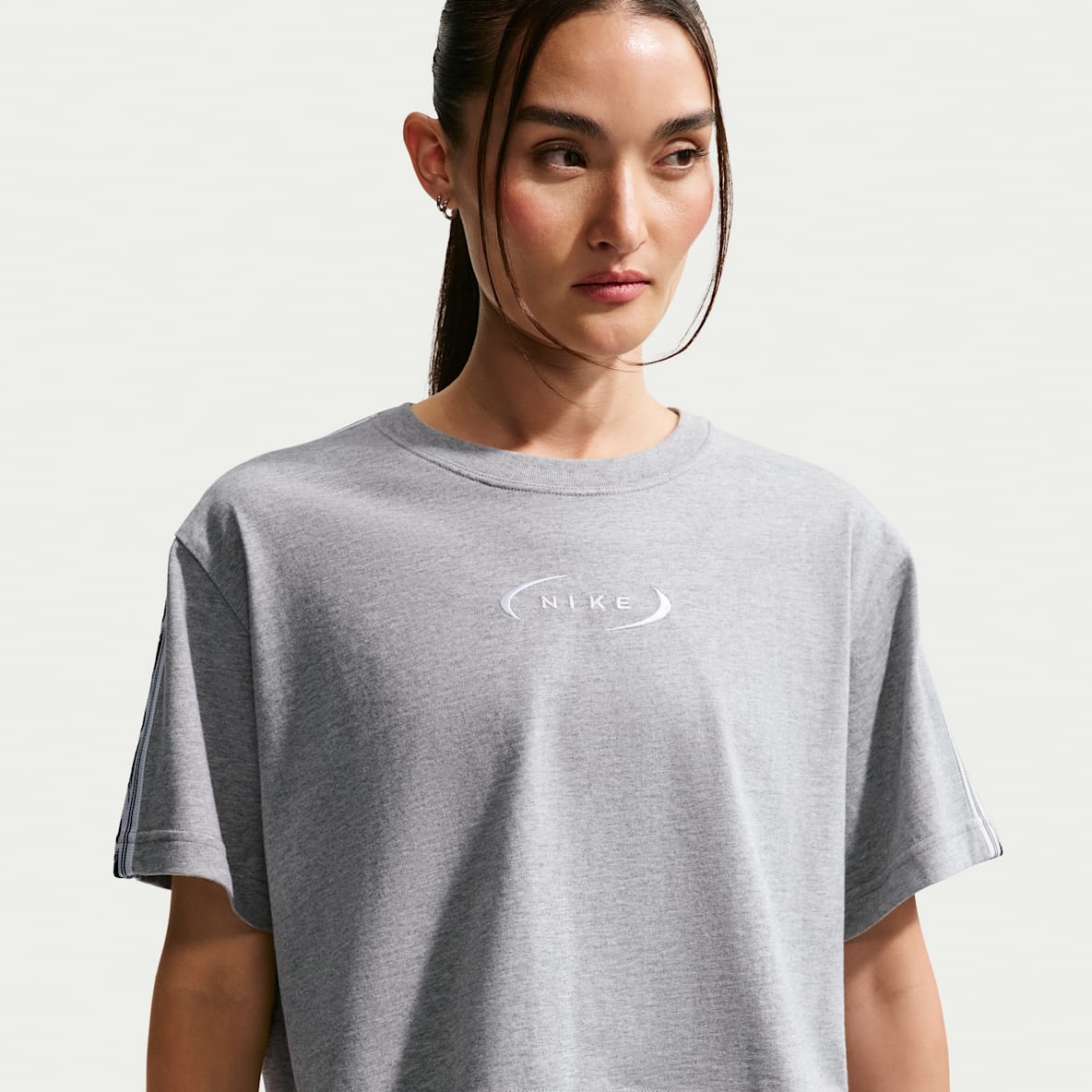 Nike Sportswear Classic Playera holgada cropped para mujer