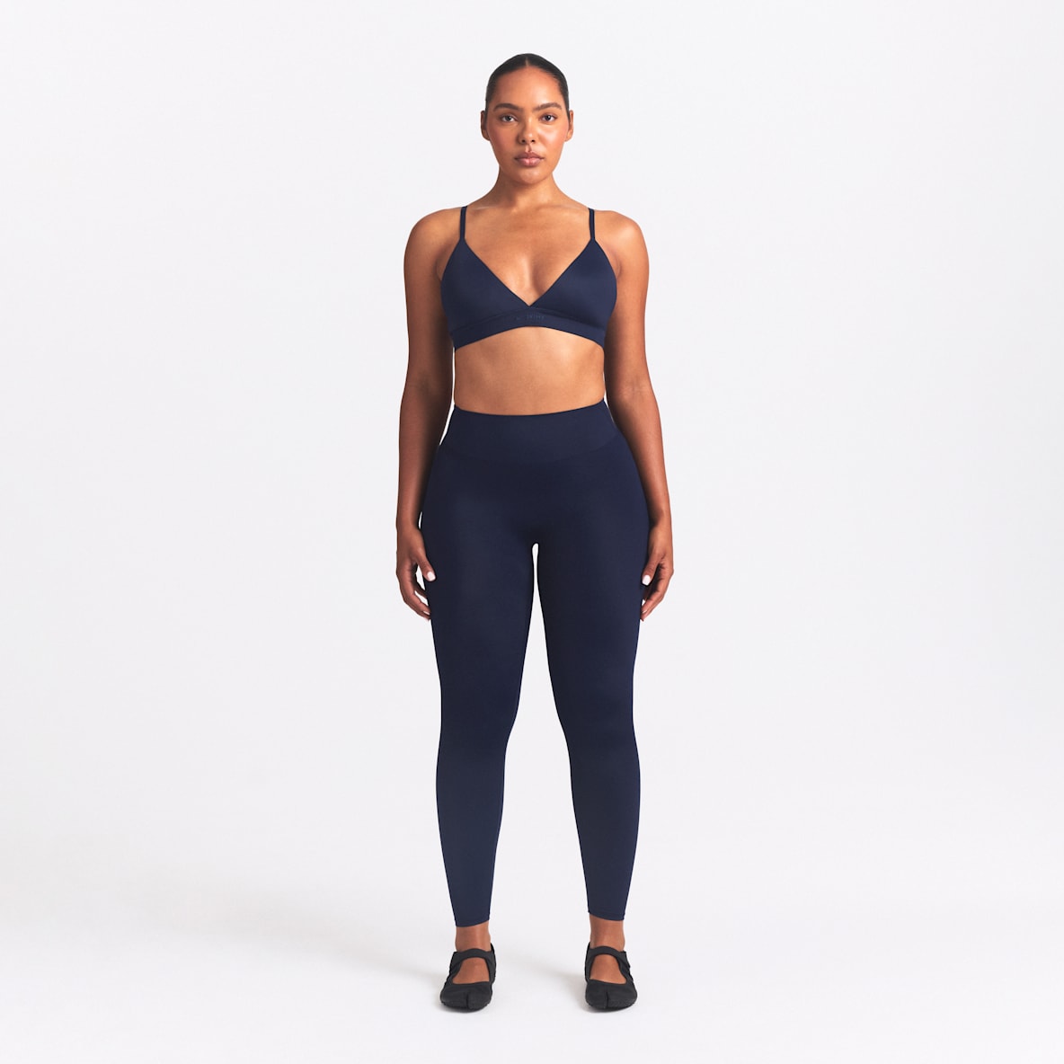 NikeSKIMS Shine Women's High-Waisted Bonded 26" Leggings