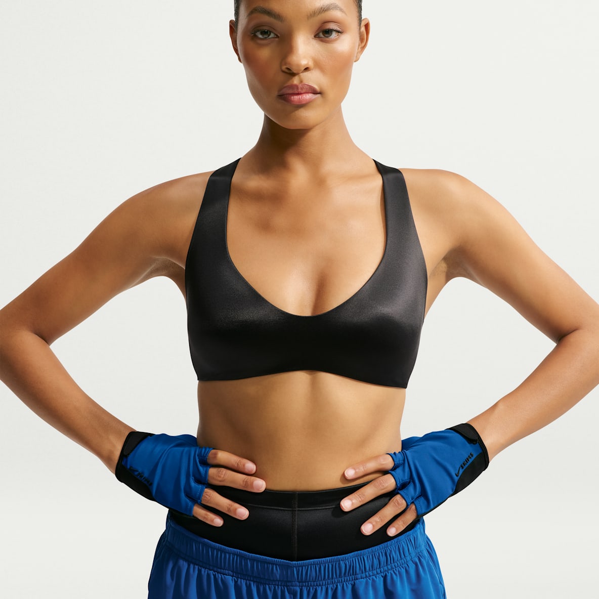 NikeSKIMS 2.0 Guantes de entrenamiento para mujer (1 par)
