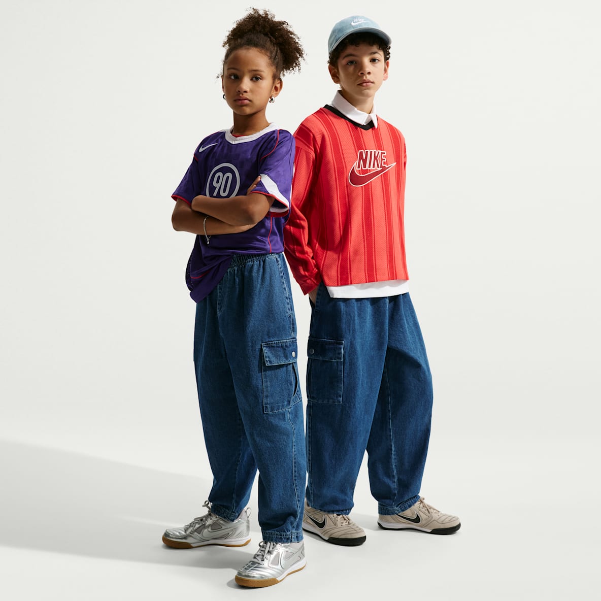 Nike Sportswear Collection Pants cargo de denim para niños talla grande