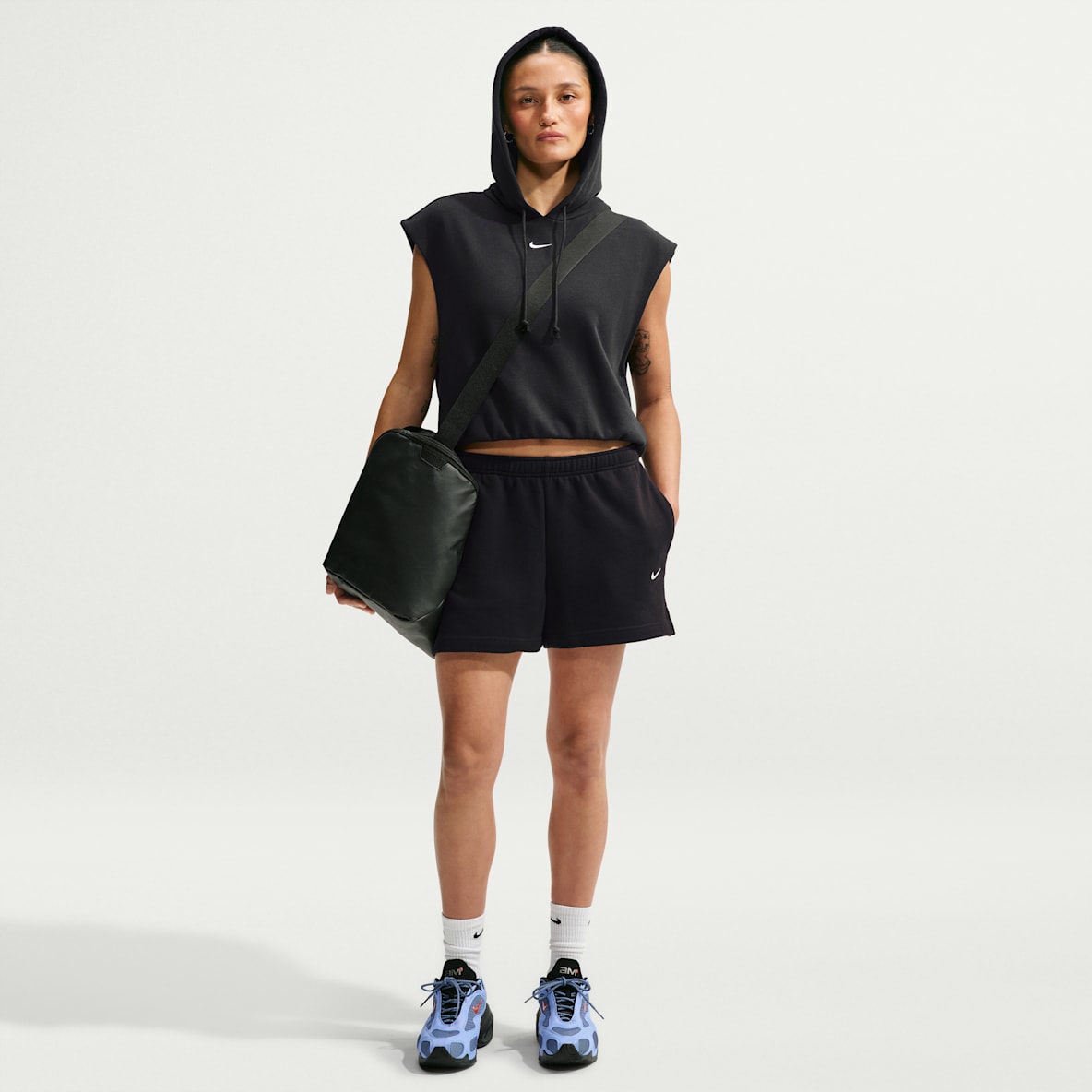 Nike Studio Fleece Lightweight "French Terry" Shorts de tiro medio para mujer