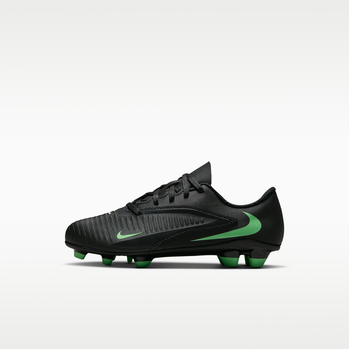 Nike Jr. Phantom 6 Low Club Younger Kids' Multi-ground Football Boot