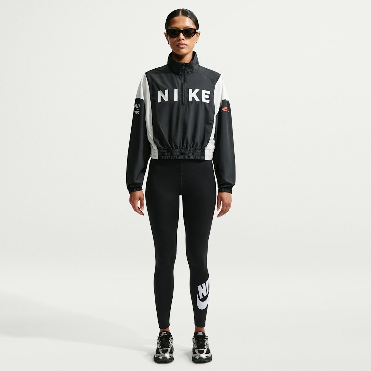 Nike Sportswear Classics Women's High-Waisted Graphic Leggings