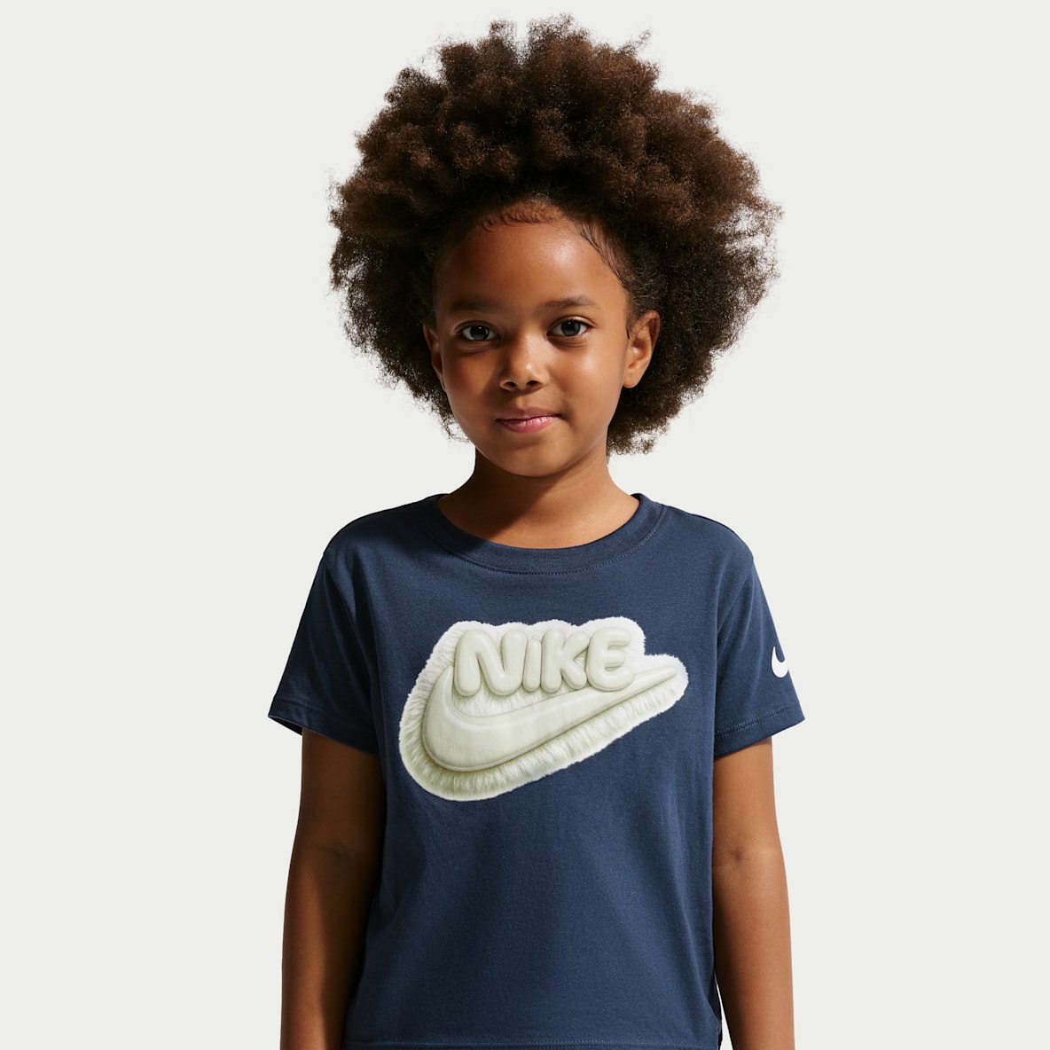 Nike Playera Dream Float de corte cuadrado para niños talla pequeña