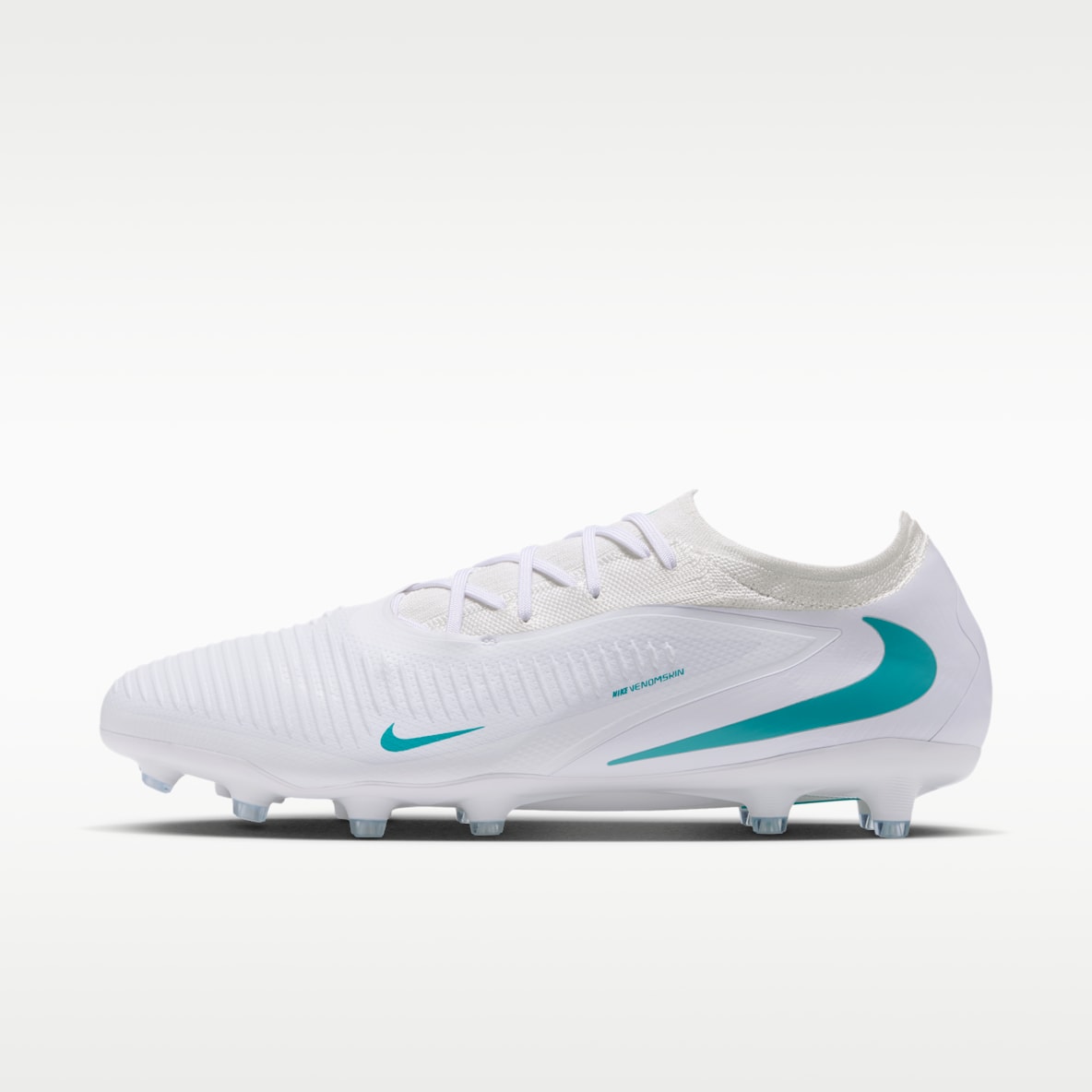 Nike Phantom 6 Low Pro Artificial-Grass Soccer Cleats