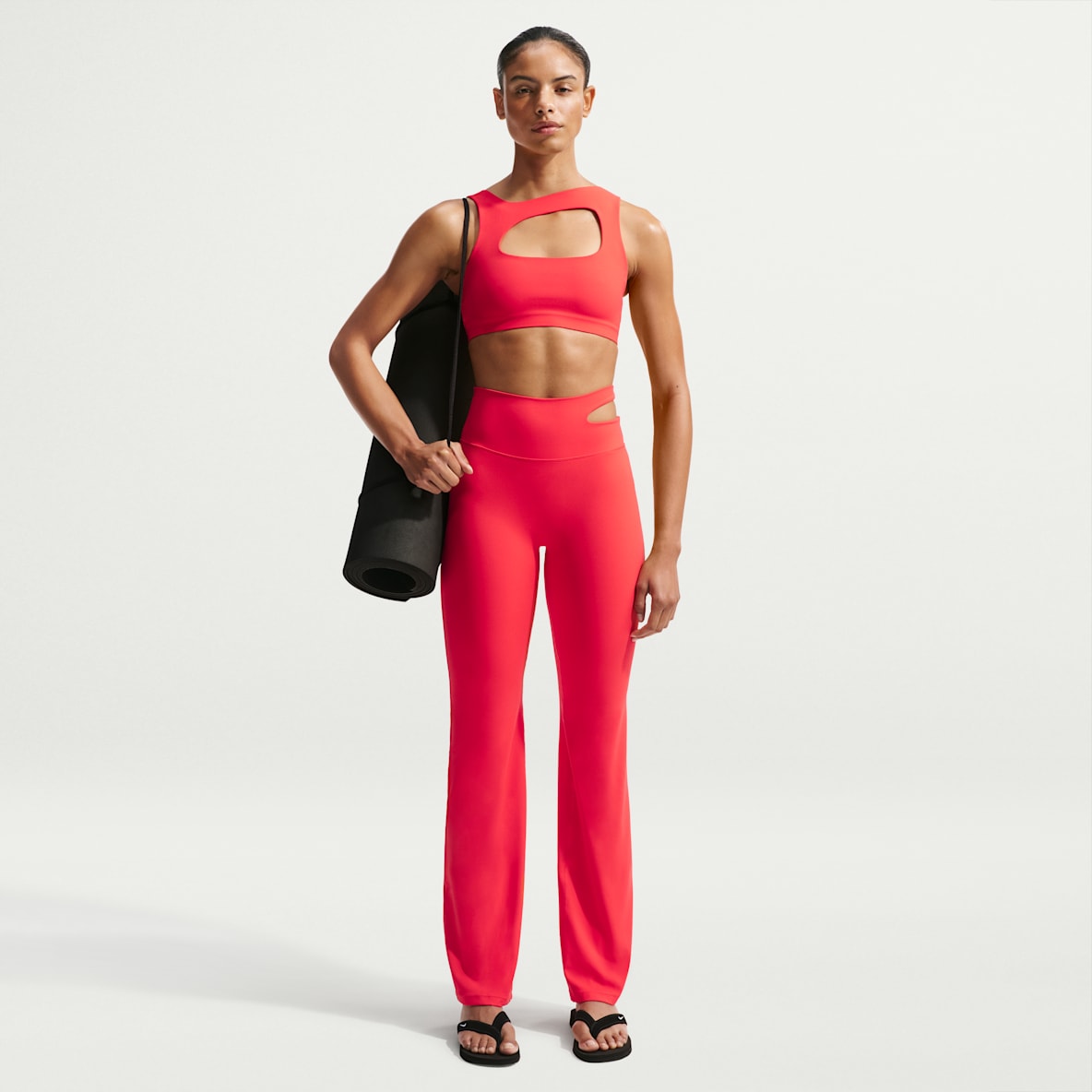 Nike Zenvy Leggings de tiro alto acampanados para mujer