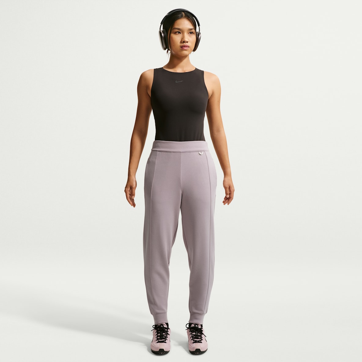 Nike 24.7 ImpossiblySoft Women's Dri-FIT Mid-Rise Joggers