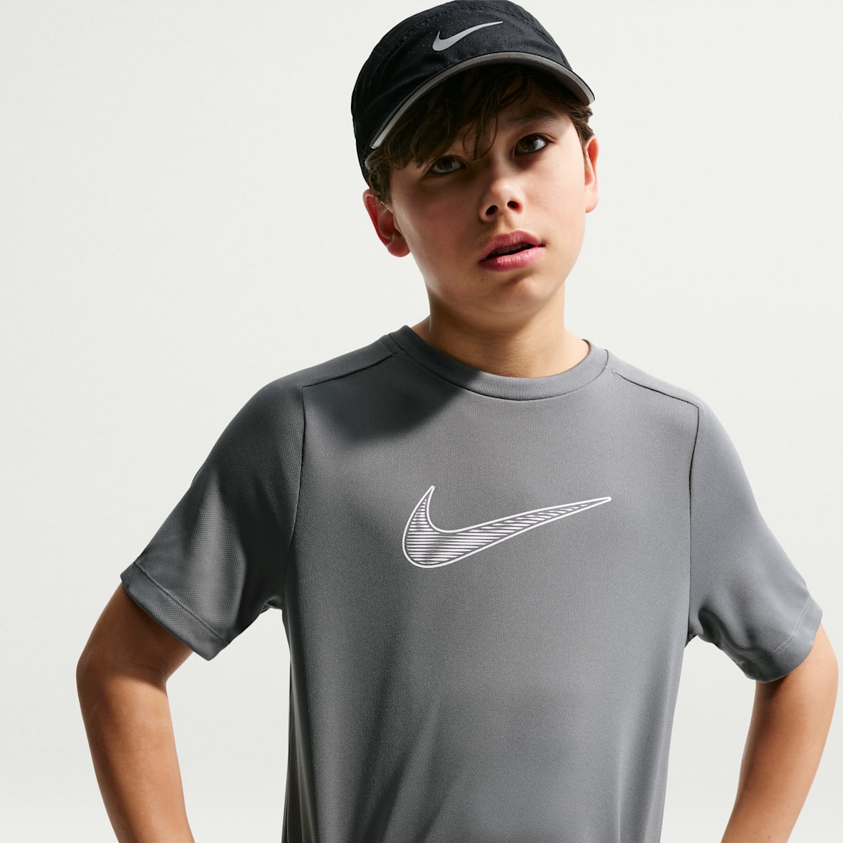Nike Multi Playera de entrenamiento de manga corta Dri-FIT para niño talla grande