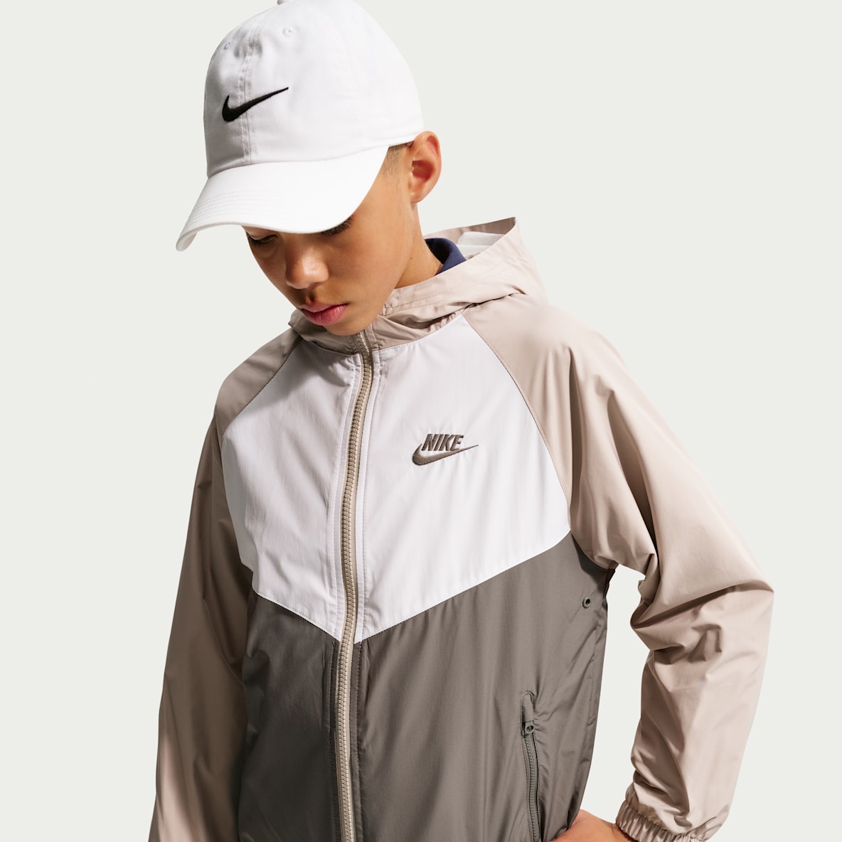 Nike Sportswear Windrunner Big Kids' Hooded Repel Jacket