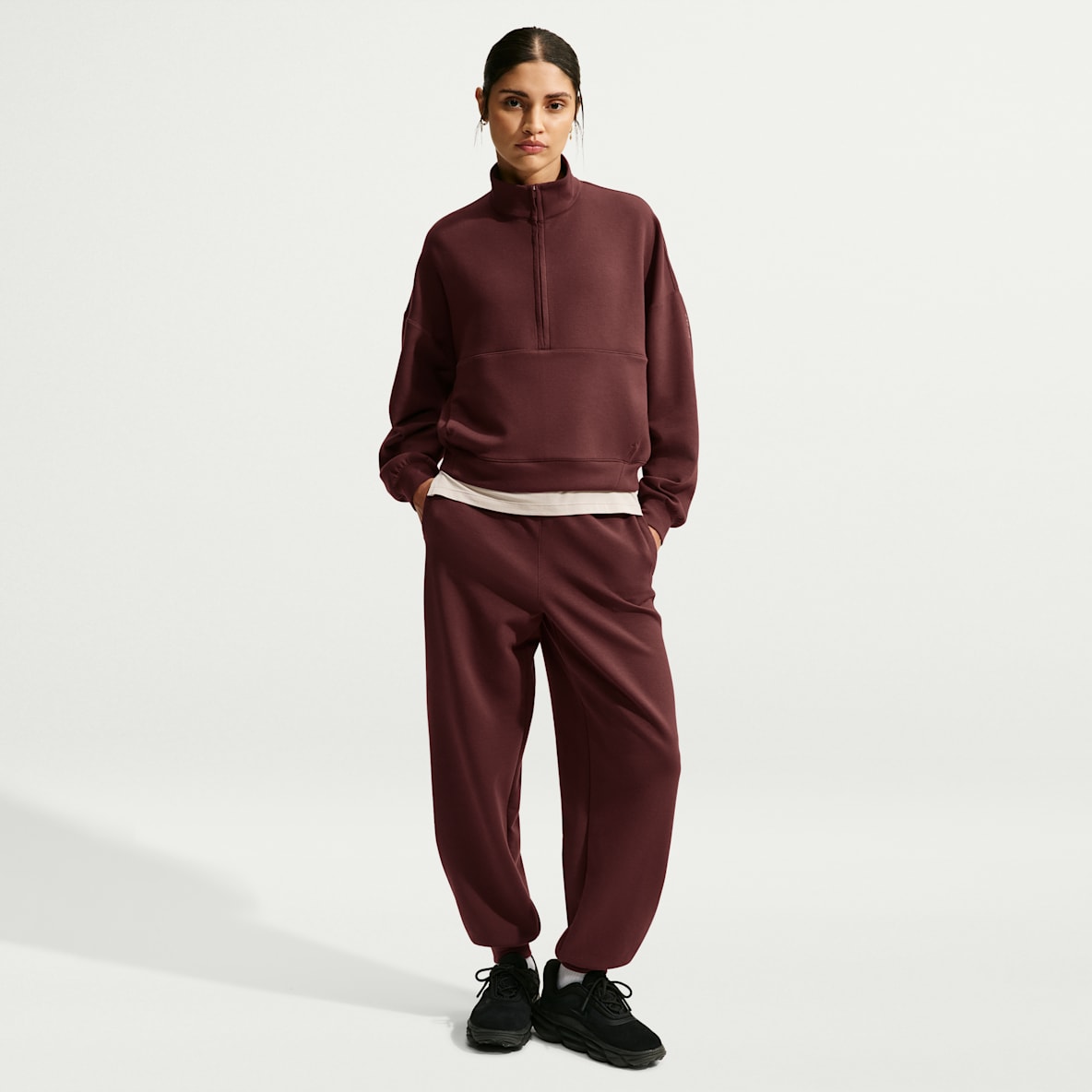 Nike 24.7 ImpossiblySoft Women's Dri-FIT High-Rise Joggers
