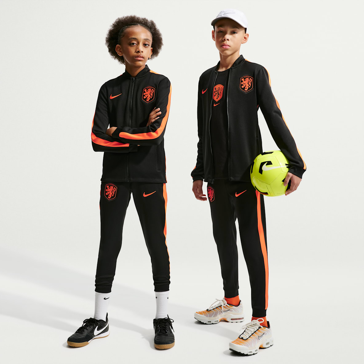 Netherlands Strike Older Kids' Nike Dri-FIT Football Knit Tracksuit