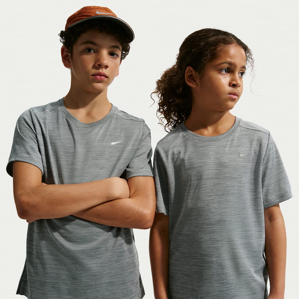 Nike Miler Playera de manga corta Dri-FIT para niños talla grande