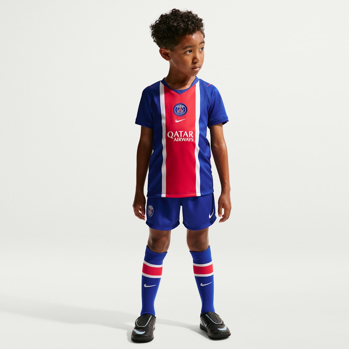 Paris Saint-Germain 2026 Stadium Home Younger Kids' Nike Football Replica 3-Piece Kit