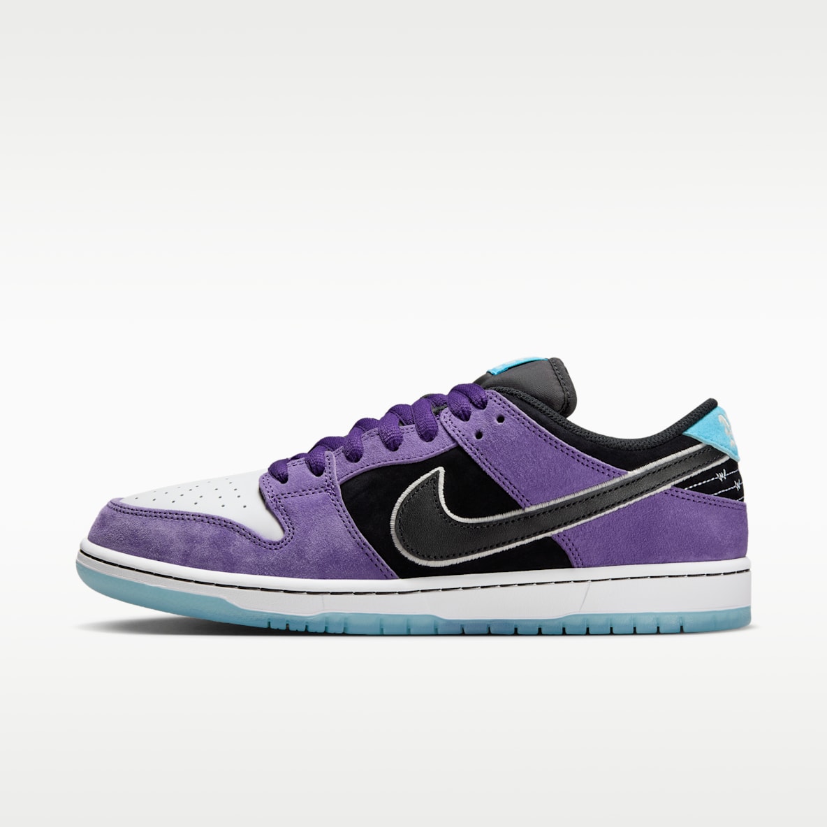 Nike SB Dunk Low Pro Skate Shoes