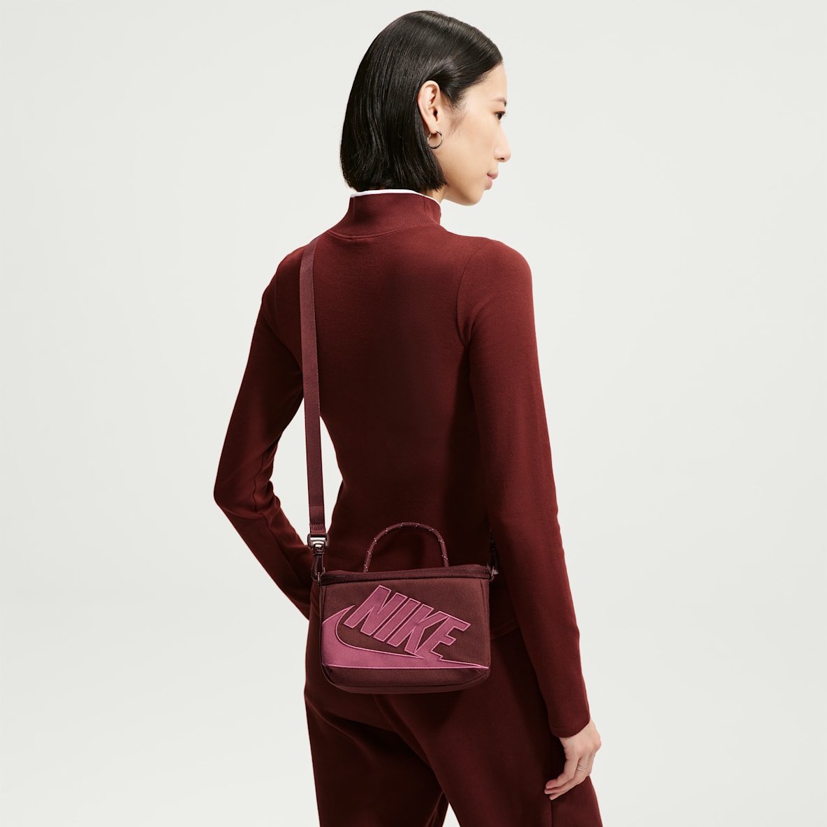Nike Mini Shoe Box Cross-Body Bag (3L)