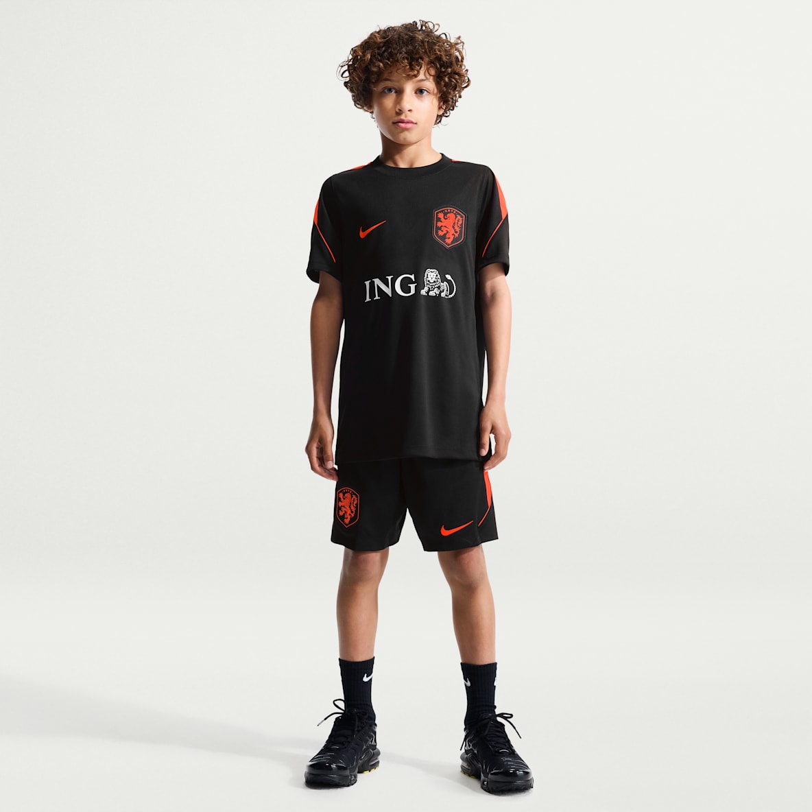Netherlands Strike Older Kids' Nike Dri-FIT Football Knit Shorts