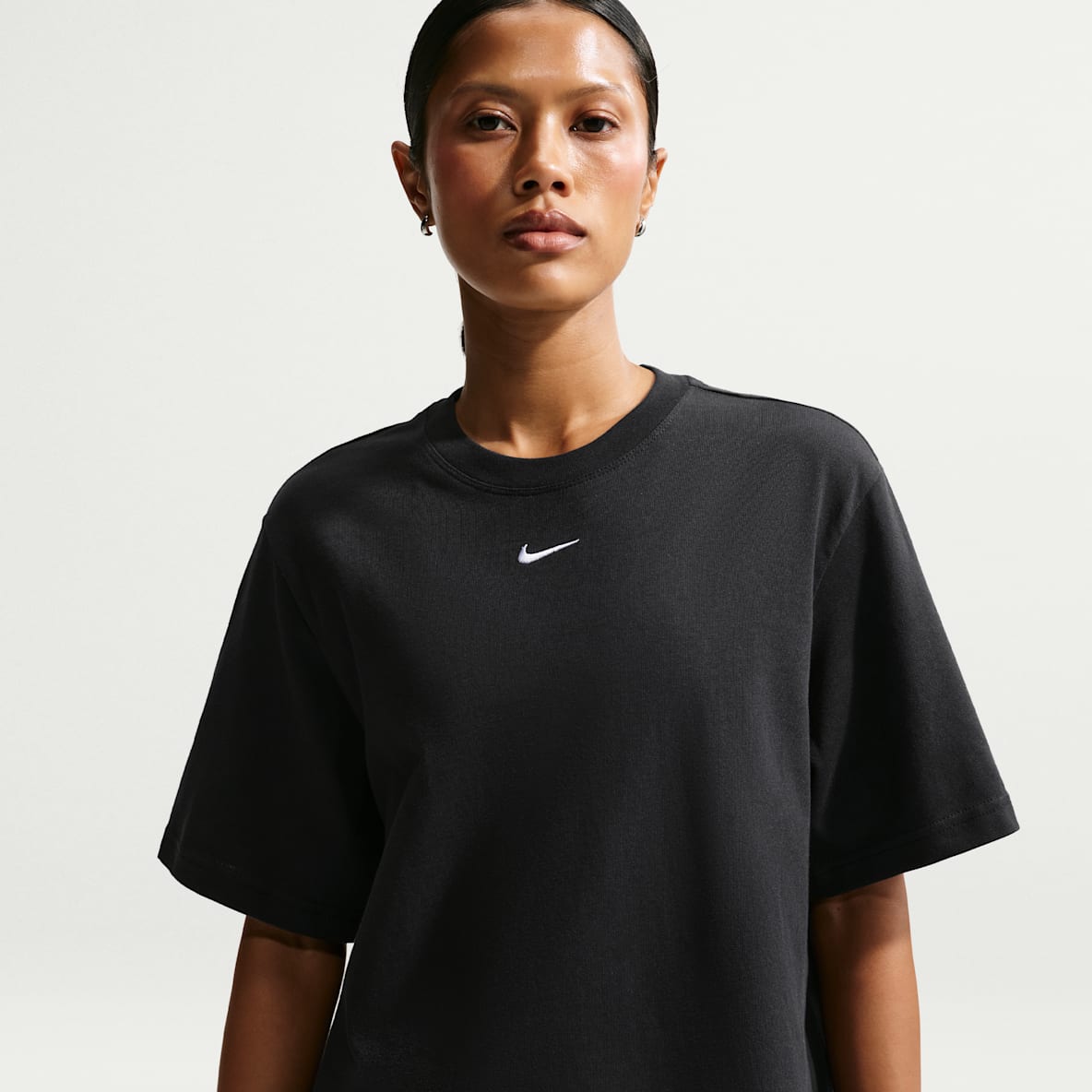 Nike Sportswear Essential Playera de corte cuadrado para mujer