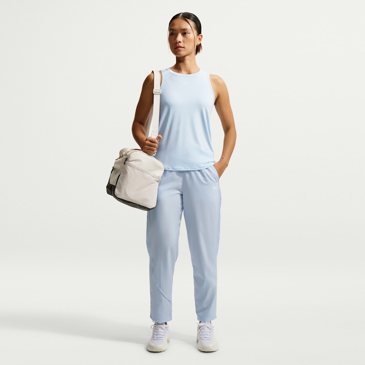 Nike One 女款 Dri-FIT 中腰梭織長褲