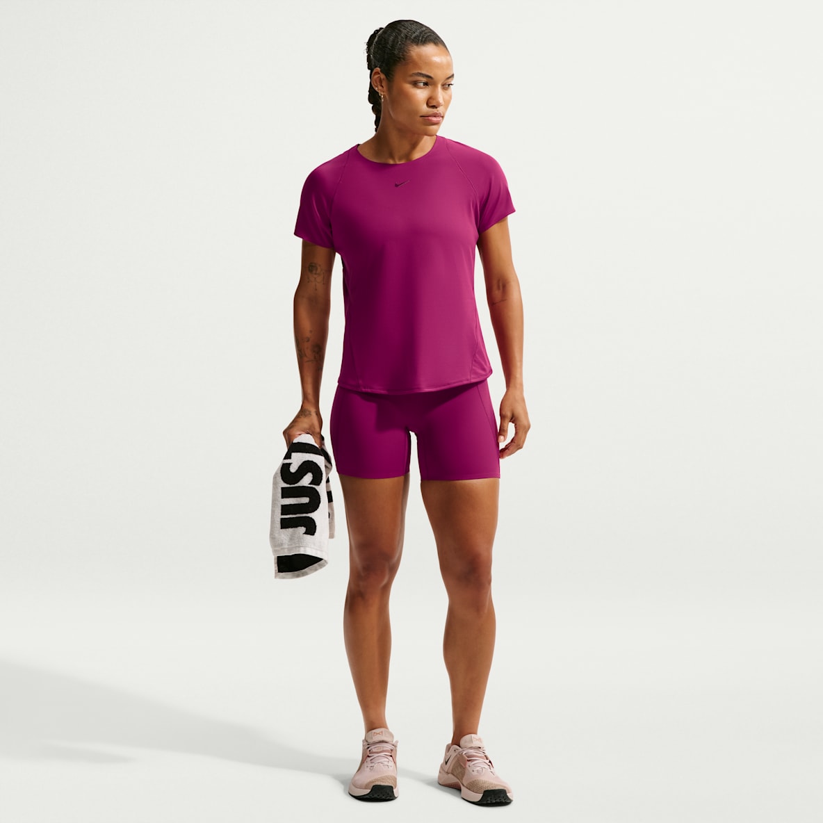 Nike Universa Shorts de ciclismo de tiro alto de 13 cm sin costura frontal para mujer