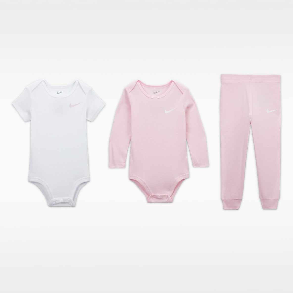 Nike Baby Essentials Conjunto de 3 piezas con pants para bebé