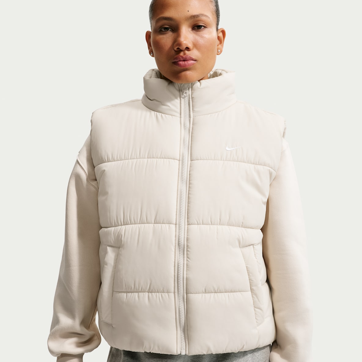 Nike Sportswear Classic Puffer Therma-FIT Weste mit lockerer Passform für Damen