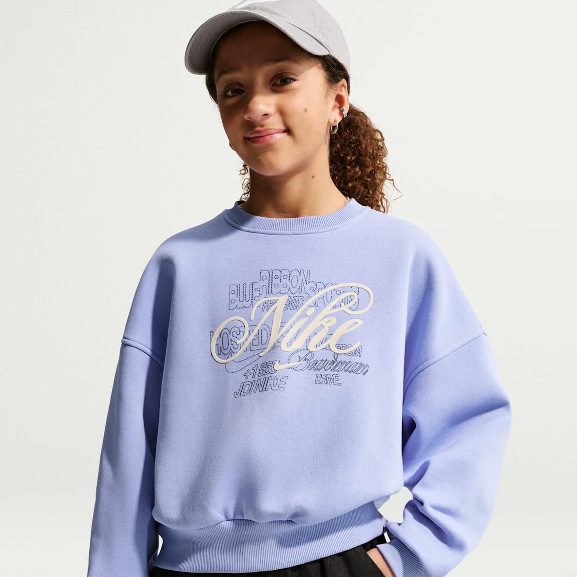 Nike Sportswear Club Fleece Older Kids' (Girls') Boxy Crew-Neck Sweatshirt